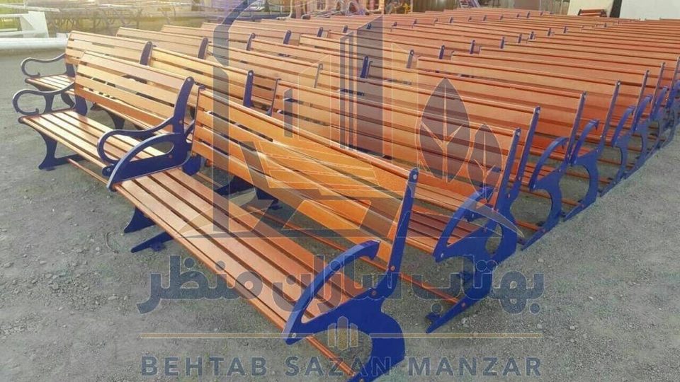 نیمکت‌های پارکی دسته‌دار با پایه فلزی سرمه‌ای
